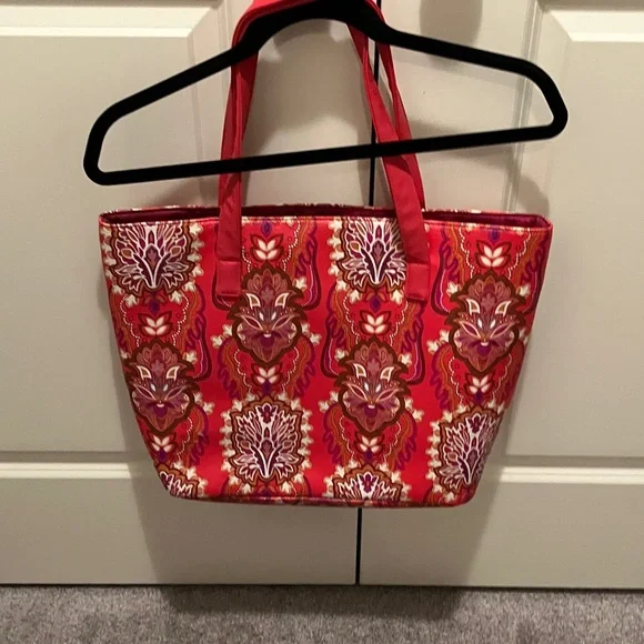 Vibrant Red Patterned Tote Bag - Picture 2 of 3
